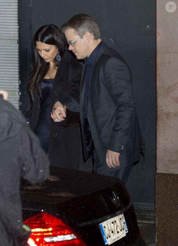 Matt Damon et sa femme Luciana Barroso - Arrivées à la première du film "Monuments Men" à l'UGC Normandie à Paris le 12 février 2014.