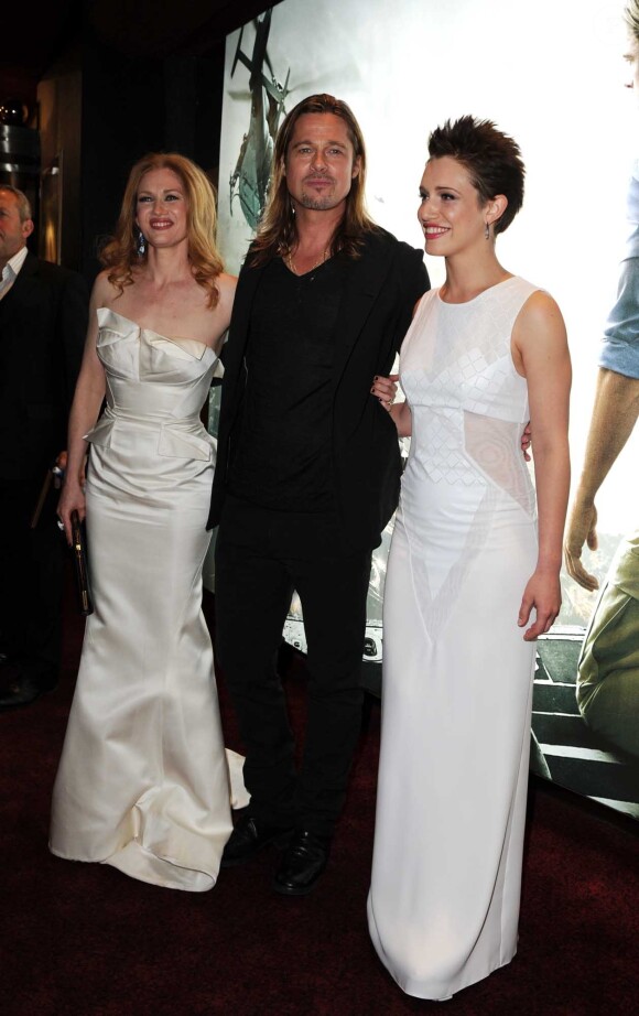 Mireille Enos, Brad Pitt, Daniella Kertesz à la première du film "World War Z" à Londres, le 2 juin 2013.