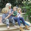 Tori Spelling et ses enfants Liam McDermott, Stella McDermott et Finn McDermott à Thousand Oaks, Los Angeles, le 14 janvier 2014.