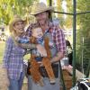 Tori Spelling et Dean McDermott fêtent le premier anniversaire de Finn et les deux ans d'Hattie à Underwood Farms, Moorpark, Los Angeles, le 3 novembre 2013.