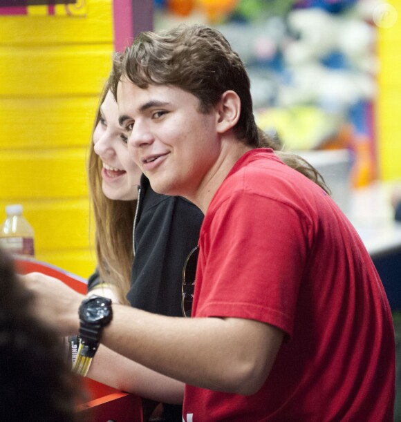 Exclusif - Prince Jackson passe une journée de Saint-Valentin très romantique avec sa nouvelle petite amie à Santa Monica, le 14 février 2014.