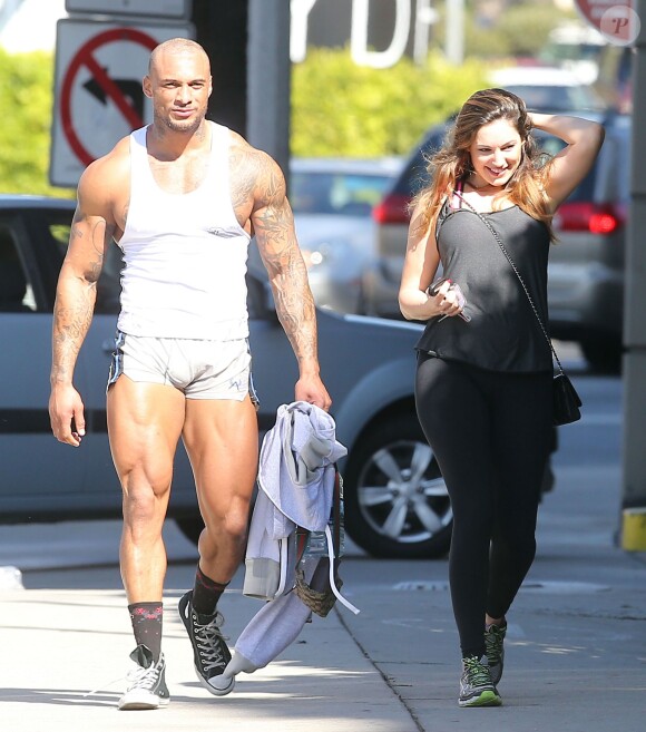 Kelly Brook et son petit ami David McIntosh vont faire de la gym avant d'aller se baigner à Miami, le 12 février 2014.