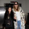 Kourtney et Khloé Kardashian, de retour à Los Angeles. Le 17 février 2014.