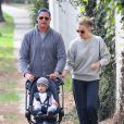 Molly Sims et son mari Scott Stuber sont allés jouer au parc de Cold Water Canyon avec leur fils Brooks à Beverly Hills. Le 26 janvier 2014