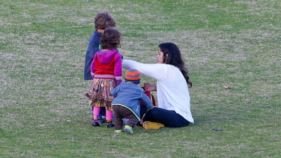 Camila Alves, maman funny avec ses 3 enfants pendant que papa est au boulot