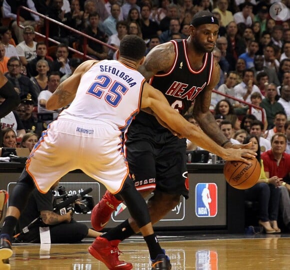 LeBron James lors du match entre Oklahoma City et Miami à l'AmericanAirlines Arena de Miami, le 29 janvier 2014