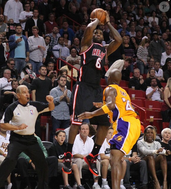 LeBron James et le heat du Miami face aux Lakers de Los Angeles, le 23 janvier 2014