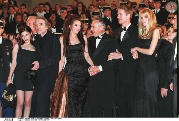 Claudia Schiffer, Dennis Hopper, Béatrice Dalle, Abel Ferrara, Matthew Modine et Sarah Lassez lors du Festival de Cannes 1997