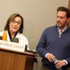 Chris O'Neill, époux de la princesse Madeleine de Suède, s'est présenté avec l'obstétricienne Sona Degann devant la presse le 21 février 2014 au Presbyterian Weill Cornell Medical Center de New York, au lendemain de la naissance de leur fille la veille au soir, à 22h41. Précisant qu'elle pesait 3,150 kilos et mesurait 50 cm.