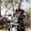 Denis Brogniart sur le tournage d'Automoto en Inde. Diffusion le dimanche 23 février 2014 à 10h10 sur TF1.