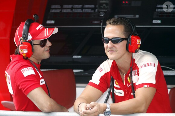 Felipe Massa et Michael Schumacher lors du Grand Prix d'Abu Dhabi à Yas Marina le 31 octobre 2009