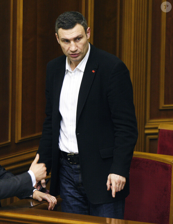 Le leader du parti UDAR, Vitali Klitschko lors d'une séance au Parlement à Kiev, le 24 février 2014.