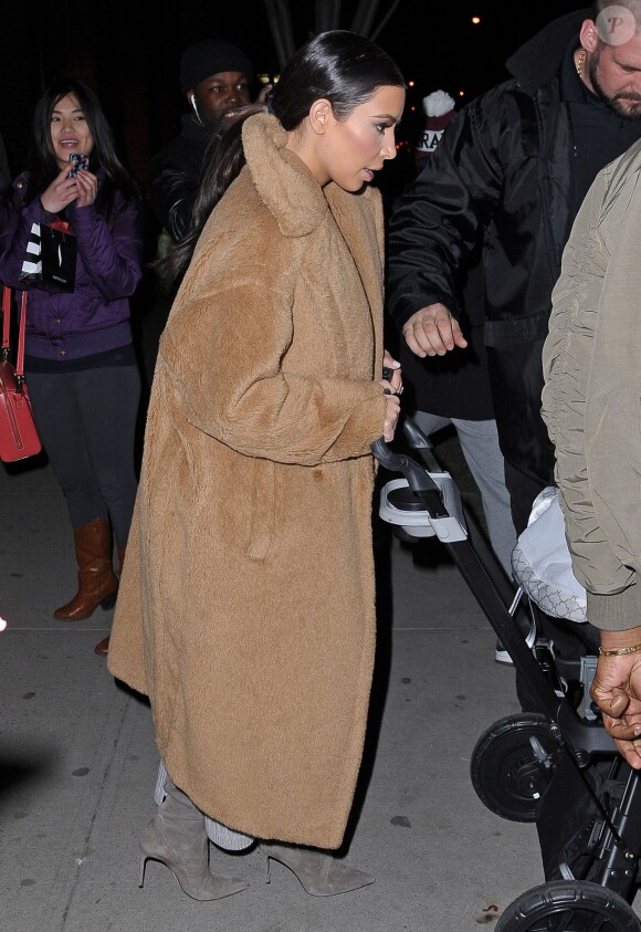 Kim Kardashian fait du shopping à New York, le 25 février 2014 Kim Kardashian out shopping at Saks Fifth Ave in New York City, New York on February 25, 201425/02/2014 - New York