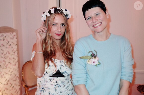 Charlotte Ronson et la styliste Elisa Nalin lors de la soirée de lancement de la collection Vogue Eyewear x Charlotte Ronson. Paris, le 25 février 2014.