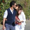 Exclusif - Eva Longoria et son petit ami Jose Antonio Baston s'embrassent à la sortie d'un restaurant à Santa Monica le 16 février 2014.