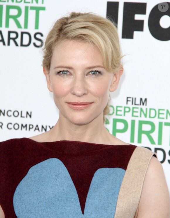 Cate Blanchett pose lors du photocall des Film Independent Spirits Awards à Los Angeles le 1er mars 2014.