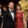 Michael Fassbender et sa mère Adele Fassbender lors de la 86e cérémonie des Oscars, Los Angeles, le 2 mars.