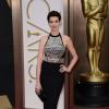 Anna Hathaway sur le tapis rouge des Oscars le 2 mars 2014