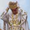 Hugh Laurie déguisé en "King Of Bacchus of the Krewe of Bacchus" à la fête de Mardi Gras 2014 à la Nouvelle-Orléans, le dimanche 2 mars 2014