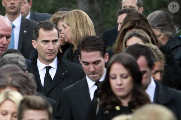 Le prince Felipe d'Espagne dans le cortège lors de la cérémonie organisée à la nécropole royale du domaine Tatoï, au nord d'Athènes, le 6 mars 2014 pour commémorer les 50 ans de la mort du roi Paul Ier de Grèce.