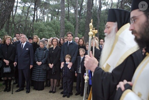 Cérémonie organisée à la nécropole royale du domaine Tatoï, au nord d'Athènes, le 6 mars 2014 pour commémorer les 50 ans de la mort du roi Paul Ier de Grèce.