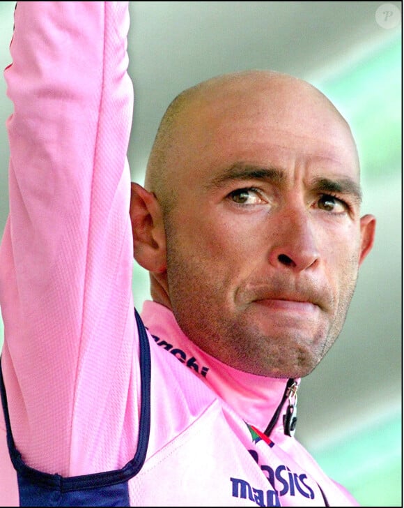 Marco Pantani sur la 15e étape du Tour de France entre Birancon et Courchevel, le 16 juillet 2000