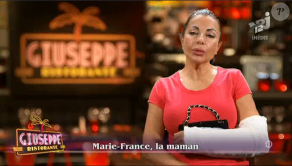 Marie-France, le bras dans le plâtre (Giuseppe Ristorante - épisode du vendredi 7 mars 2014.)