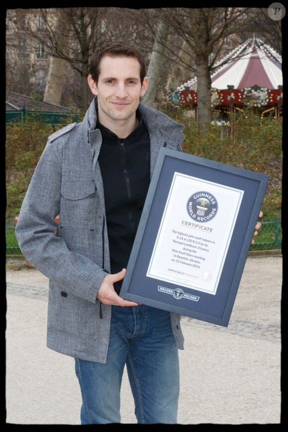 Renaud Lavillenie a officiellement fait son entrée dans le Guinness book des records après son saut à la perche à 6,16 mètres en Ukraine le 15 février 2014.