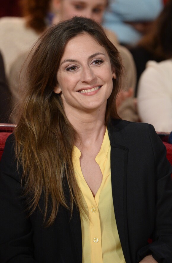Camille Chamoux lors de l'émission "Vivement Dimanche" à Paris le 12 mars 2014. L'émission sera diffusée le 16 mars.