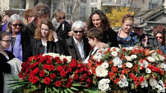 Obsèques de Jean-Louis Bertuccelli : Sa fille Julie et Eva Darlan dans le deuil