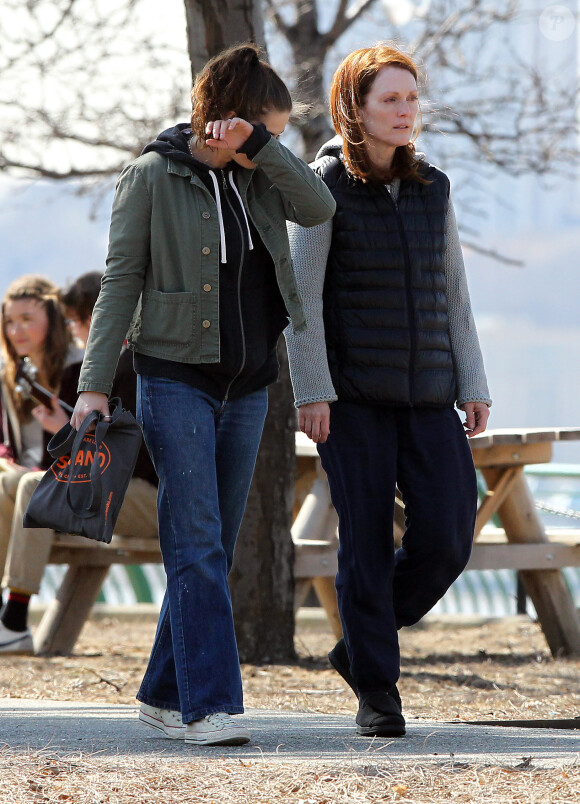Kristen Stewart et Julianne Moore, du rire aux larmes sur le tournage du film Still Alice à New York le 14 mars 2014.