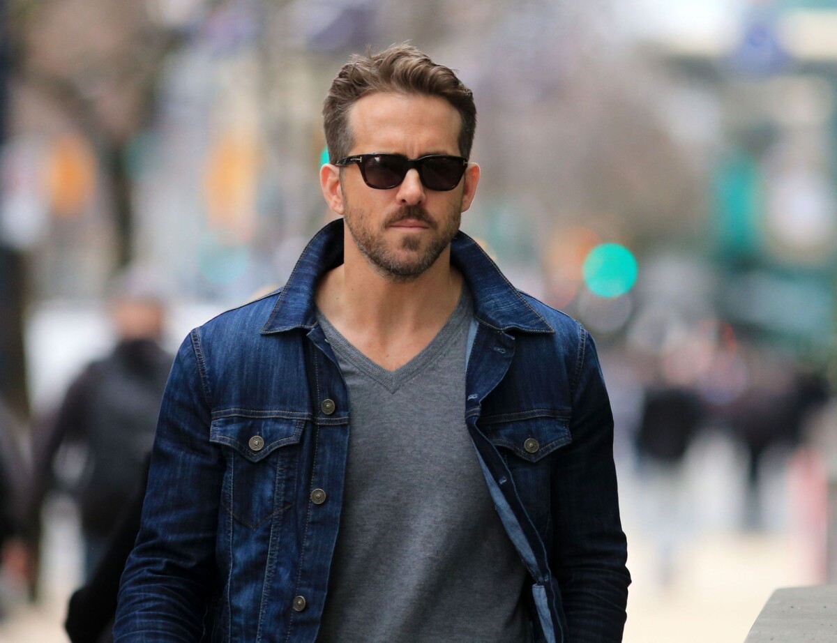 Vidéo Ryan Reynolds Rend Visite à Sa Femme Blake Lively Sur Son Tournage à Vancouver Le 18 