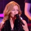 Kylie Minogue chante Les Sex sur le plateau du Grand Journal de Canal +, le 19 mars 2014.