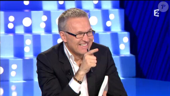 Laurent Ruquier présente l'émission On n'est pas couché le samedi 8 mars 2014.