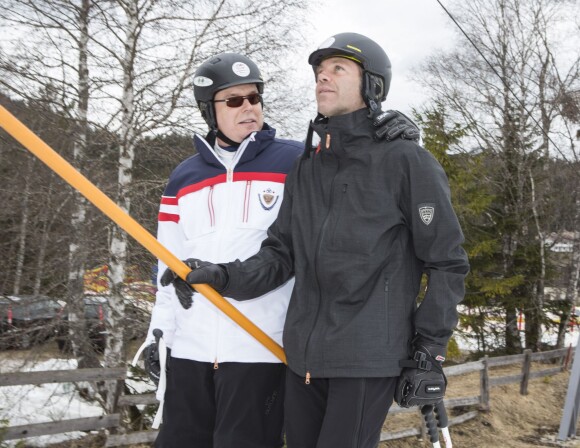 Les princes Albert II de Monaco et Emmanuel-Philibert de Savoie lors de l'événement World Stars Ski au profit de Star Team for Children, association fondée par le prince Albert II de Monaco, le 22 mars 2014 à Seefeld in Tyrol, en Autriche.