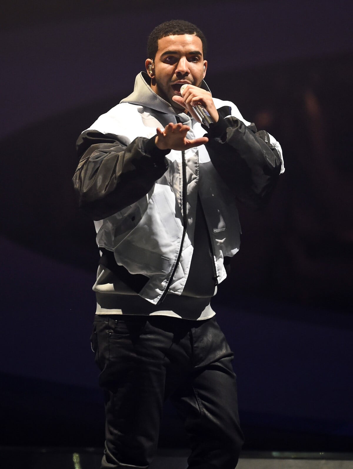 Photo : Drake en concert à la Capital FM Arena à Nottingham. Le 17 mars ...