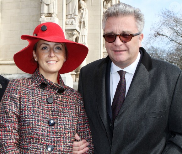 Le prince Laurent et la princesse Claire de Belgique le 16 février 2012 lors de la messe en l'honneur des défunts de la famille royale, à Bruxelles.