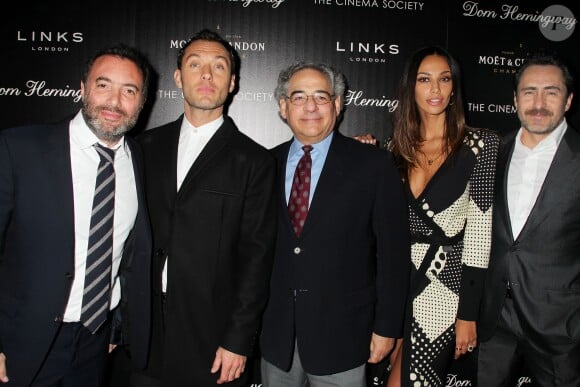Richard Shepard, Jude Law,Steve Gilula, Madelina Ghenea et Demian Bichir à la première du film Dom Hemingway à New York le 27 mars 2014.