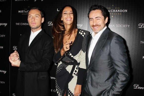 Jude Law, Madelina Ghenea et Demian Bichir à la première du film Dom Hemingway à New York le 27 mars 2014.