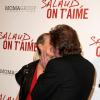 Johnny Hallyday et sa femme Laeticia, amoureux à l'avant-première du film Salaud on t'aime à l'UGC Normandie sur les Champs-Elysées à Paris le 31 mars 2014.