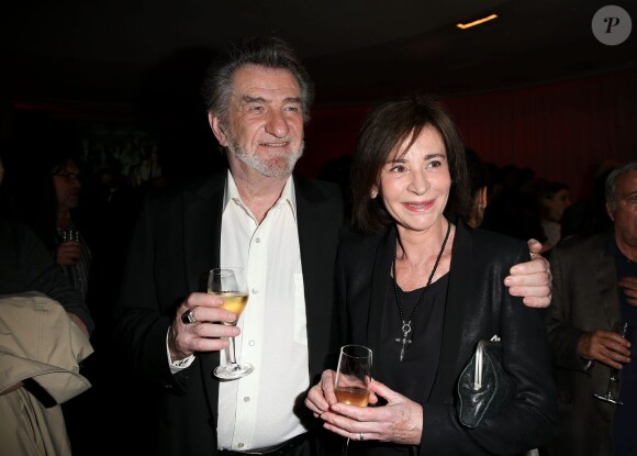 Eddy Mitchell et sa femme Muriel Bailleul à l'avant-première du film Salaud on t'aime à l'UGC Normandie sur les Champs-Elysées à Paris le 31 mars 2014.