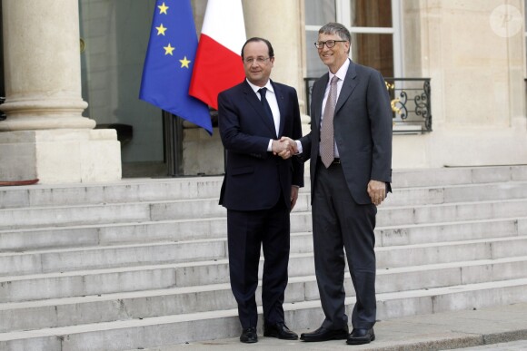 François Hollande reçoit Bill Gates au palais de l'Elysée à Paris. Le 1er avril 2014.