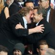 Gérard Depardieu et Nicolas Sarkozy pendant le match de Ligue des Champions entre le PSG et Chelsea au Parc des Princes à Paris le 2 avril 2014.