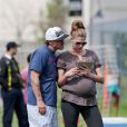 Kevin Federline et sa femme Victoria Prince, assistent au match de foot des fils du jeune homme, le 23 mars 2014 à Los Angeles.