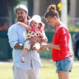 Kevin Federline, accompagné de sa petite amie Victoria Prince et de leur fille Jordan, va regarder ses fils Sean et Jayden jouer au football à Woodland Hills, le 7 avril 2013.