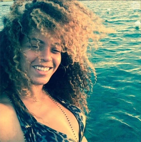 Beyoncé, reposée et sans maquillage sur cette superbe photo Instagram.