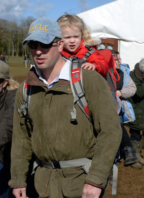 Peter Phillips avec sa fille Savannah à Gatcombe Park le 23 mars 2014