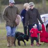 Peter et Autumn Phillips en famille avec leurs filles Savannah et Isla le 23 mars 2014 à Gatcombe Park lors d'un concours hippique.