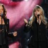 Bonnie Raitt et Stevie Nicks - Concert d'intronisation au Rock and Roll Hall of Fame, à New York le 10 avril 2014.