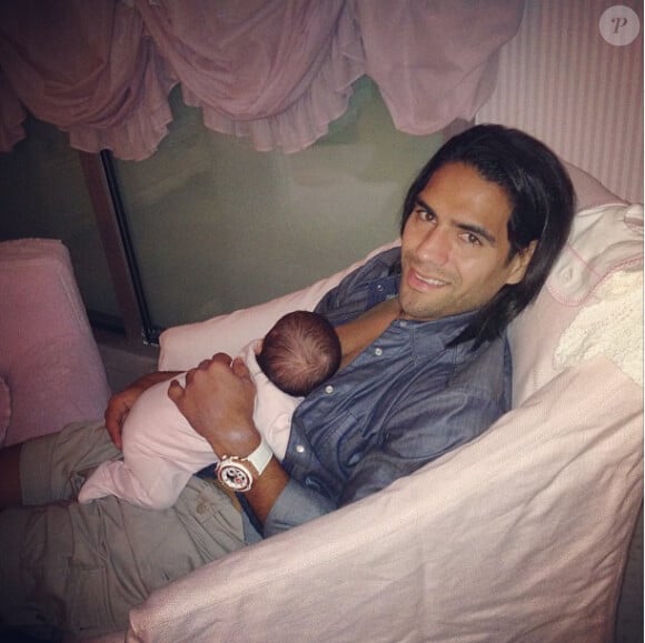 Falcao avec sa petite fille Dominique